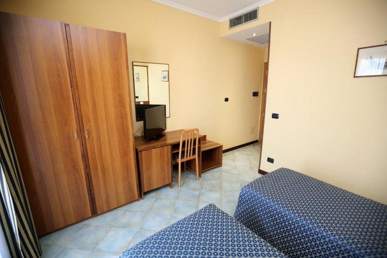 Hotel Palacavicchi Ciampino Exterior photo