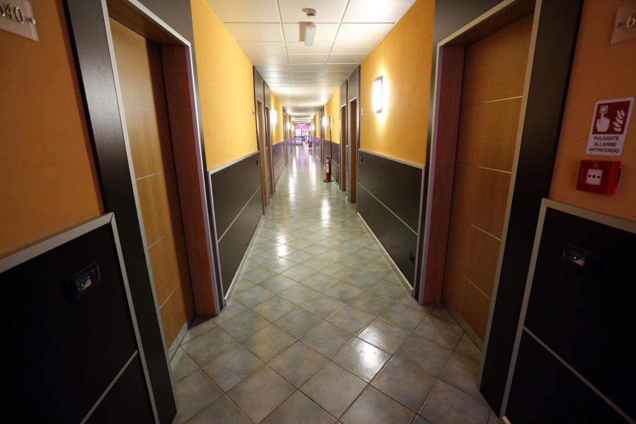 Hotel Palacavicchi Ciampino Exterior photo