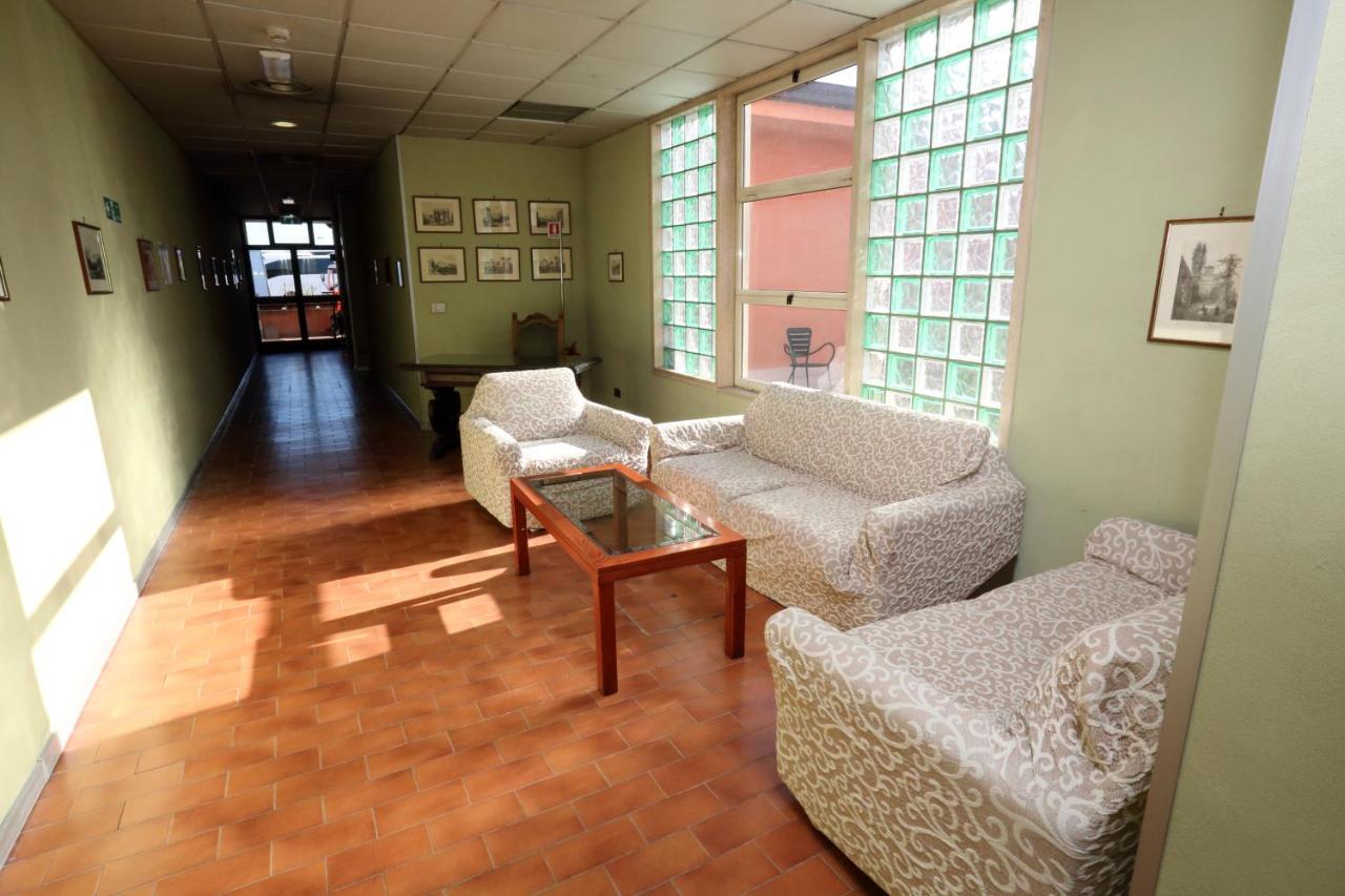 Hotel Palacavicchi Ciampino Exterior photo