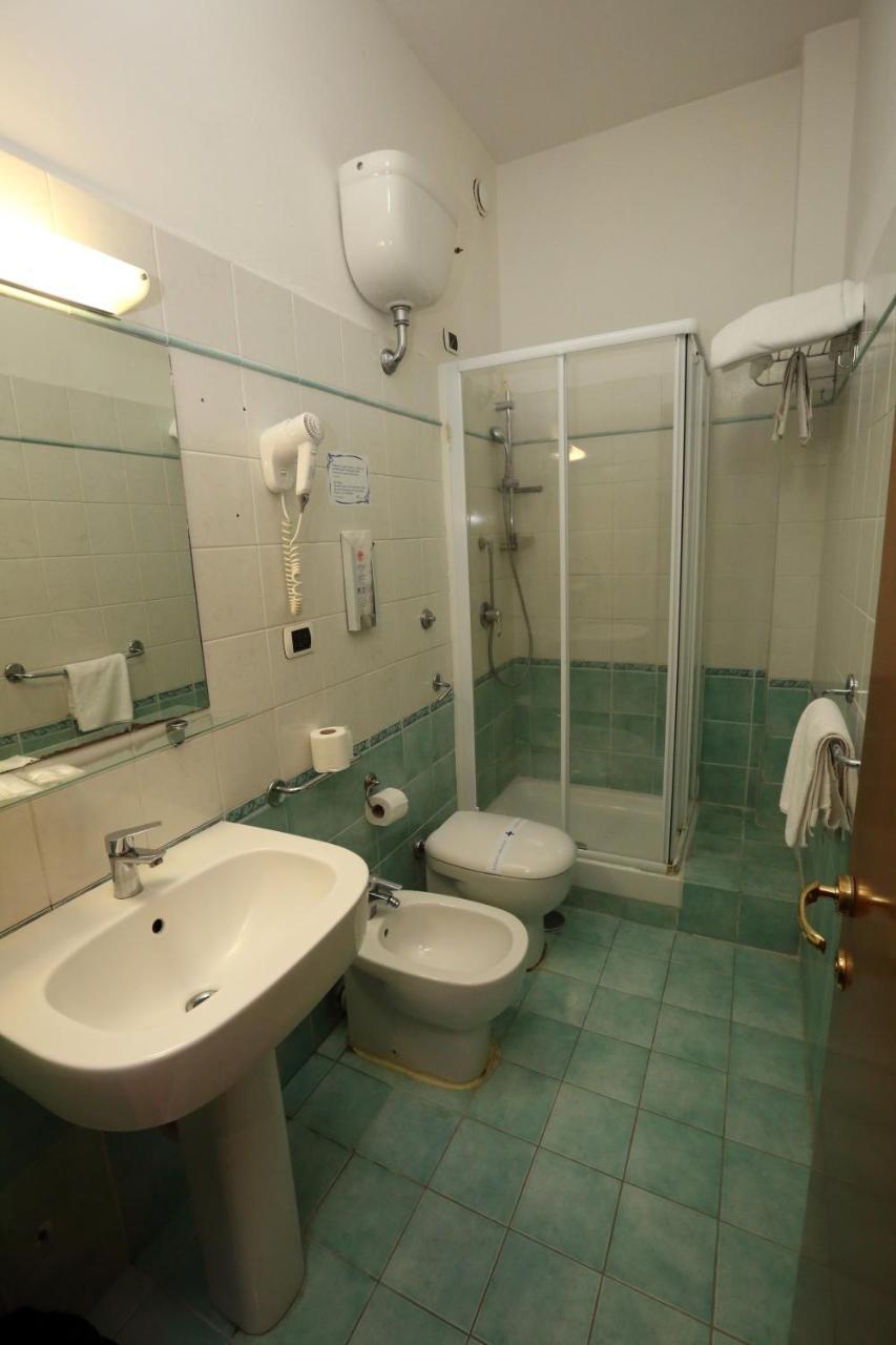 Hotel Palacavicchi Ciampino Exterior photo